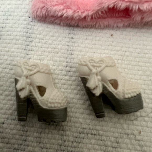 Barbie 3 piece Outfit Pink/Brown Jacket, Shoes and Pocketbook - Picture 4 of 7